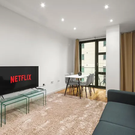 Londwell, Canary Wharf River Thames Balcony Penthouse * London