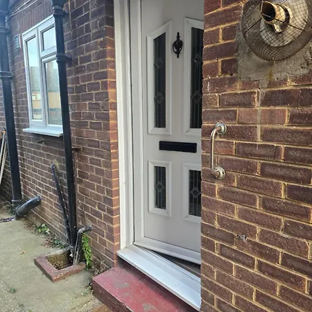 Accessible Flat Greater London Apartment *