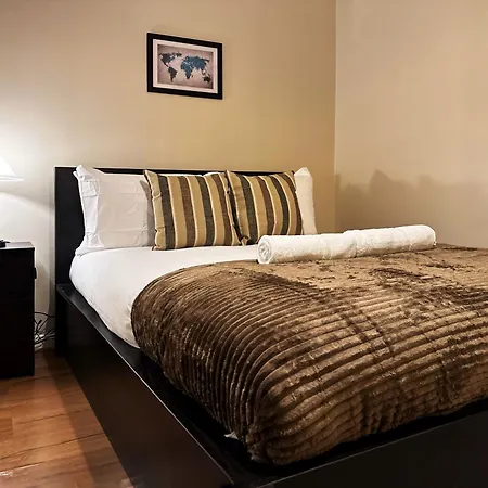 Betty's Place In Tower Hill - 2 Double Beds, Max 4 People, Great Location In London