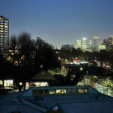 Betty's Place In Tower Hill - 2 Double Beds, Max 4 People, Great Location In