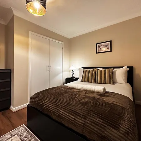 Betty's Place In Tower Hill - 2 Double Beds, Max 4 People, Great Location In