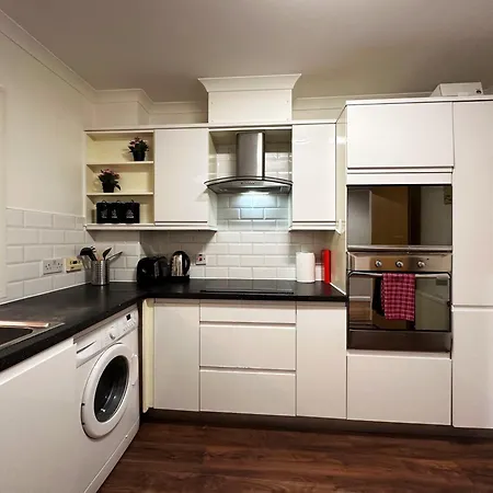 Betty's Place In Tower Hill - 2 Double Beds, Max 4 People, Great Location In London