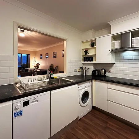 Betty's Place In Tower Hill - 2 Double Beds, Max 4 People, Great Location In Apartment London