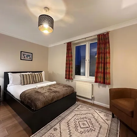 Betty's Place In Tower Hill - 2 Double Beds, Max 4 People, Great Location In Apartment London