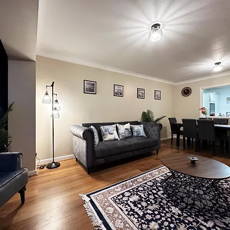 Apartment Betty's Place In Tower Hill - 2 Double Beds, Max 4 People, Great Location In London
