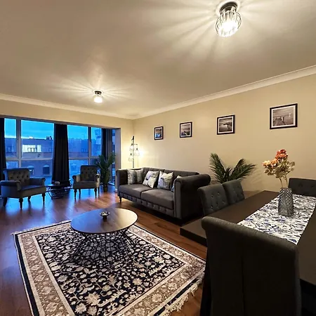 Betty's Place In Tower Hill - 2 Double Beds, Max 4 People, Great Location In *