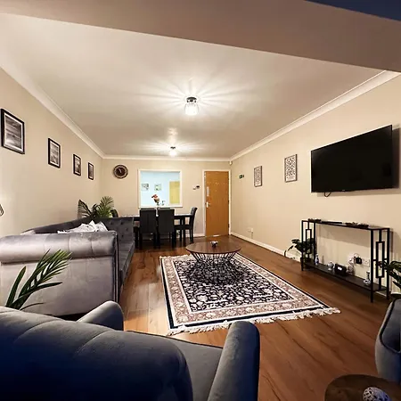 Betty's Place In Tower Hill - 2 Double Beds, Max 4 People, Great Location In London