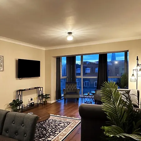 Betty's Place In Tower Hill - 2 Double Beds, Max 4 People, Great Location In Apartment London