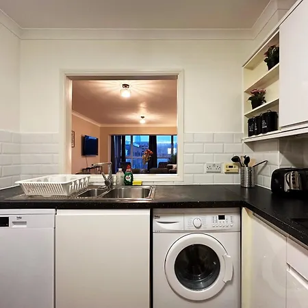 Betty's Place In Tower Hill - 2 Double Beds, Max 4 People, Great Location In * London