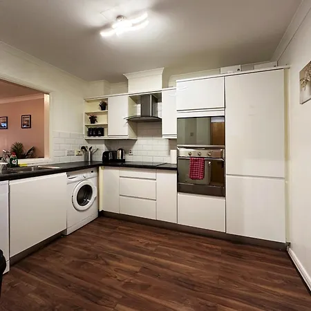 Betty's Place In Tower Hill - 2 Double Beds, Max 4 People, Great Location In Apartment London