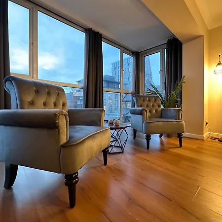 Betty's Place In Tower Hill - 2 Double Beds, Max 4 People, Great Location In