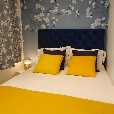 Blossom With Garden Appartement
