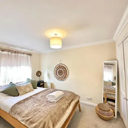 Apartment Central Beautiful Two Bedroom