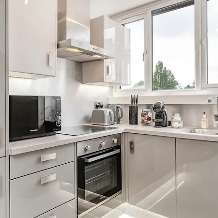 Stylish Near Wembley Stadium Apartment *