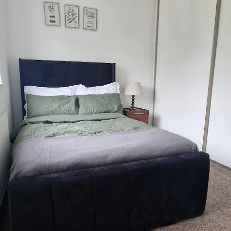 Tlm 3-bed Entire Holiday home Dagenham
