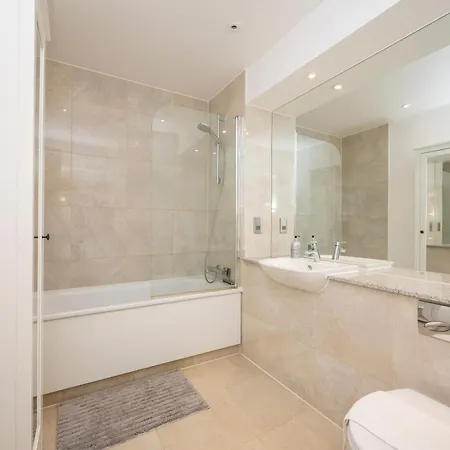 Holiday home Camberwell Central Spacious Townhouse Se5 Pass The Keys London