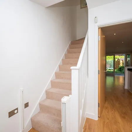 Camberwell Central Spacious Townhouse Se5 Pass The Keys Holiday home