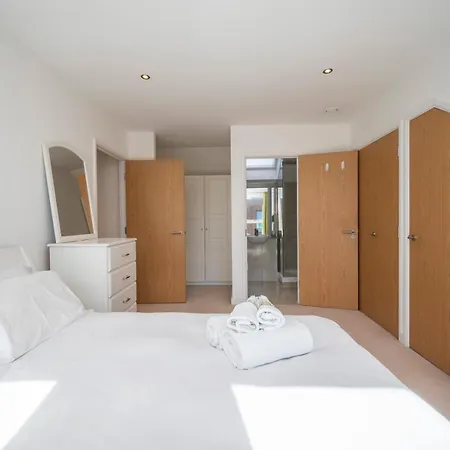 Camberwell Central Spacious Townhouse Se5 Pass The Keys