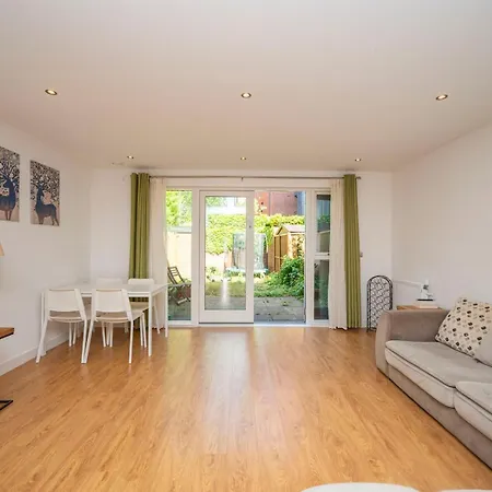 Camberwell Central Spacious Townhouse Se5 Pass The Keys London