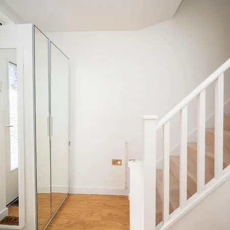 Holiday home Camberwell Central Spacious Townhouse Se5 Pass The Keys London