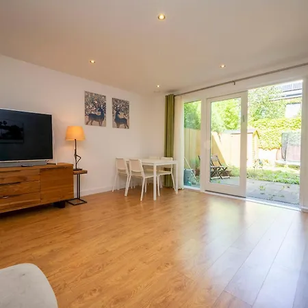Holiday home Camberwell Central Spacious Townhouse Se5 Pass The Keys London