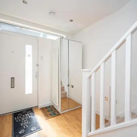 Camberwell Central Spacious Townhouse Se5 Pass The Keys Holiday home *