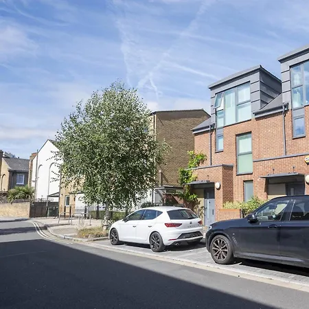 Holiday home Camberwell Central Spacious Townhouse Se5 Pass The Keys *