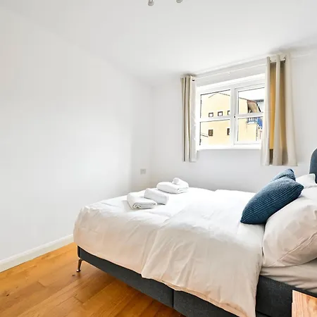 Cozy Corner Near Tower Bridge * London