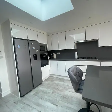 Grey House Near Wembley Stadium Guest house Harrow