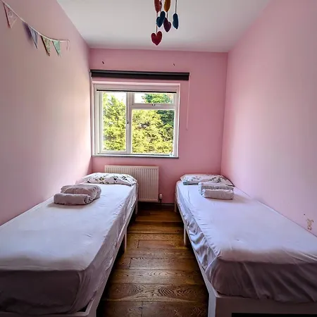 3bedrooms House Sleeps10 Garden&parking Ably London