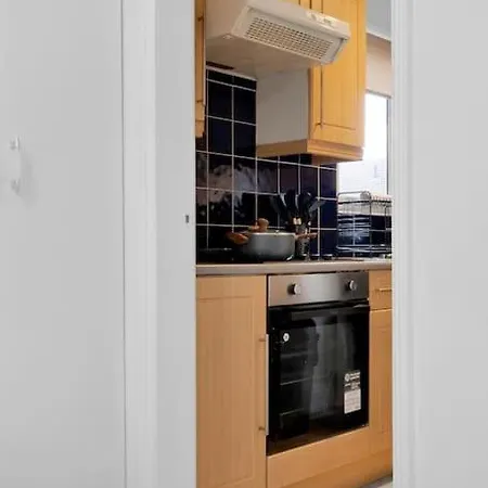 Private Ground Floor Studio In Dartford Da1 Free Parking Tfl Zone 6 Apartment