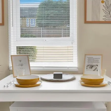 Private Ground Floor Studio In Dartford Da1 Free Parking Tfl Zone 6 Apartment Erith