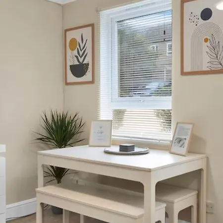 Private Ground Floor Studio In Dartford Da1 Free Parking Tfl Zone 6 Apartment