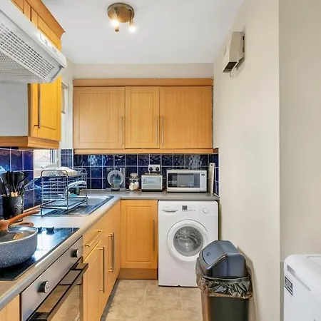 Private Ground Floor Studio In Dartford Da1 Free Parking Tfl Zone 6 * Erith