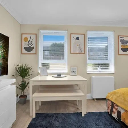 Apartment Private Ground Floor Studio In Dartford Da1 Free Parking Tfl Zone 6 Erith