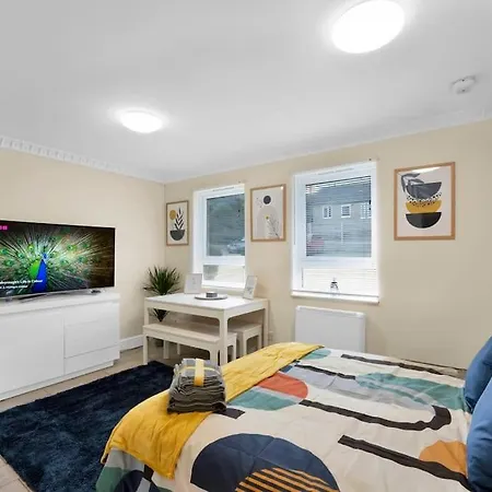 Private Ground Floor Studio In Dartford Da1 Free Parking Tfl Zone 6 公寓 *