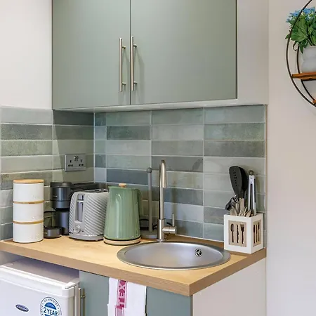 Serene Getaway With Calming Ambiance * London