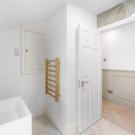 Super Stylish 2 Bed Brixton Zone 1-3 * London