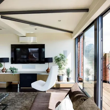 Spectacular 4 Bedroom Apartment *