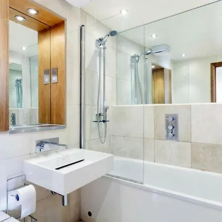 Spectacular 4 Bedroom Apartment *