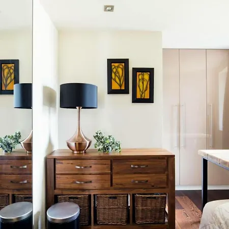 Spectacular 4 Bedroom Apartment London