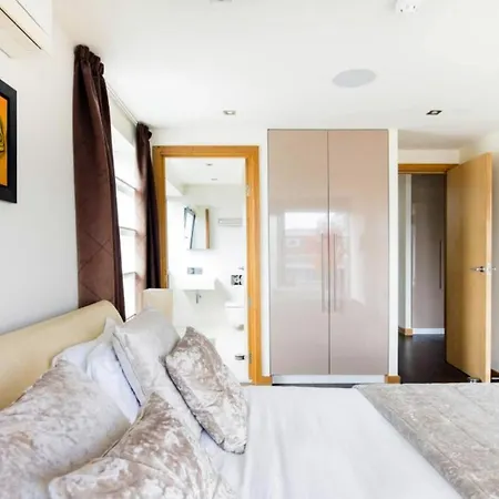 Spectacular 4 Bedroom *
