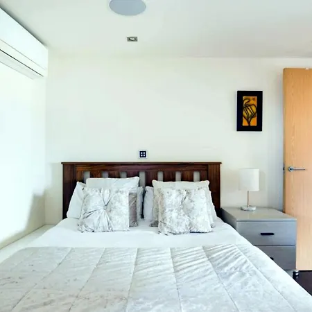 Apartment Spectacular 4 Bedroom