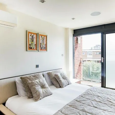 Apartment Spectacular 4 Bedroom *