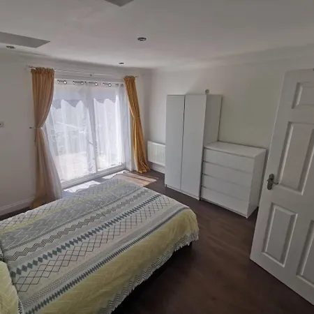 Retreat - Stylish Apartment *