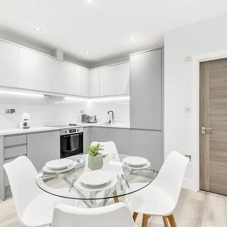 Apartment Wow Abbey Road - Sleeps Up To 8 London
