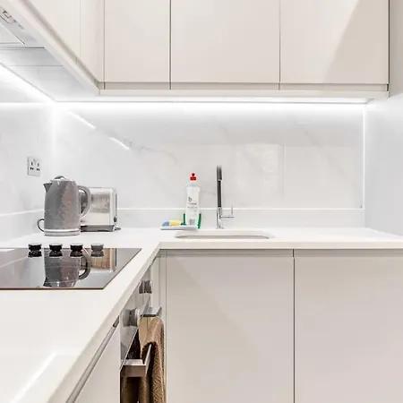 Wow Abbey Road - Sleeps Up To 8 Apartment *