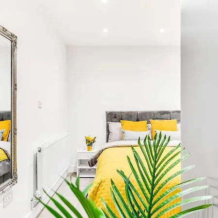 Apartment Luxaway Holland Park With Ac - Sleeps 8 London