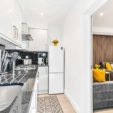 Luxaway Holland Park With Ac - Sleeps 8 London