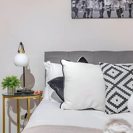 Cozy Vibes Minimalist London